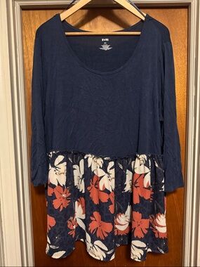 EVRI Navy Scoop-Neck Top with Coral & Cream Floral Tier Sz 2X